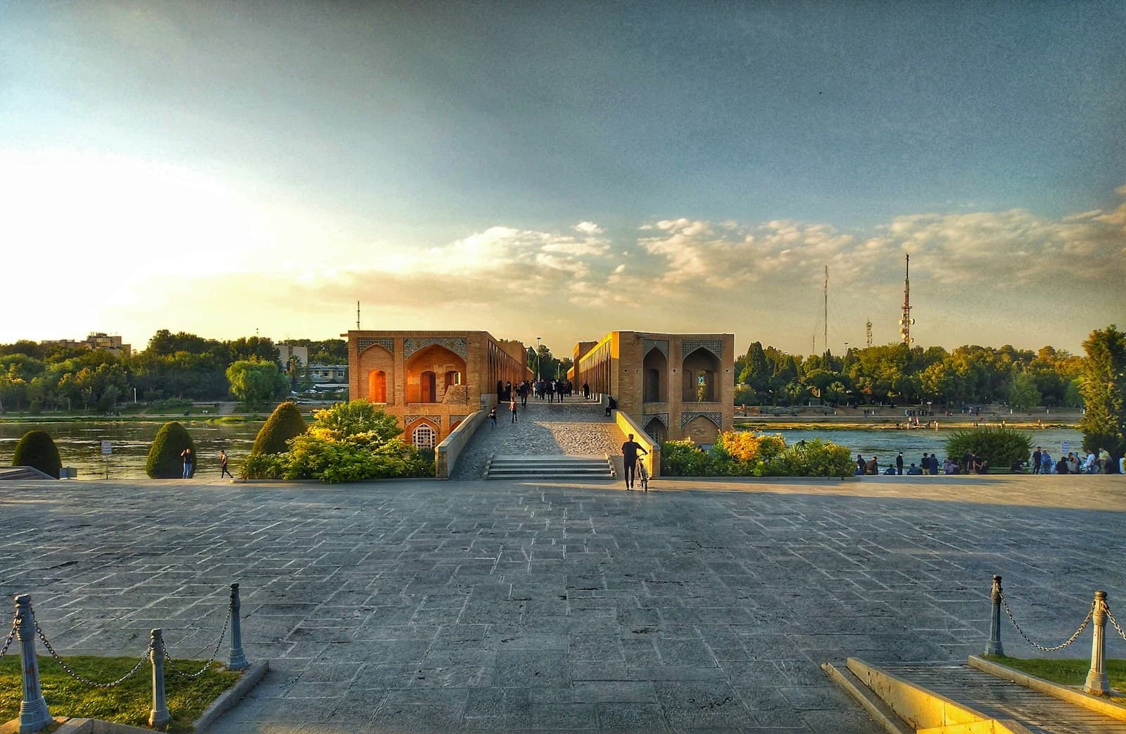 Iran, isfahan, khajoo bridge